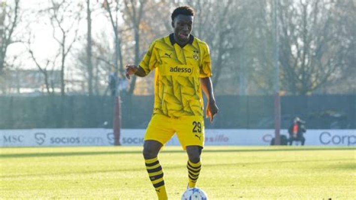 Abdoulaye Kamara Salary, Net worth, and Market Value; Is Kamara Married?