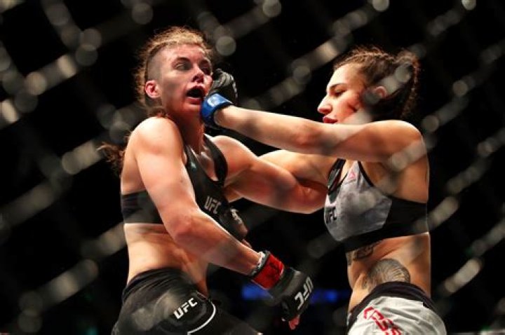 Alex Chambers Bio - married, affair, salary, net worth