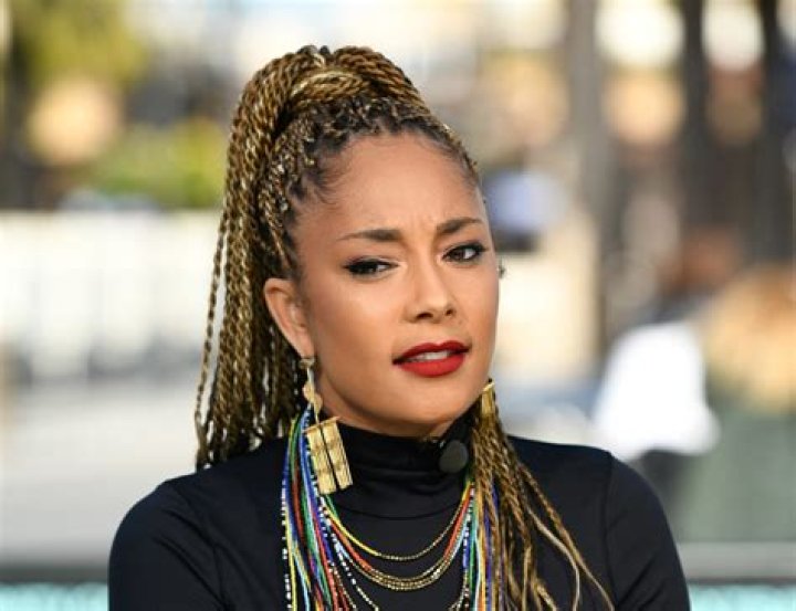 Hire Amanda Seales to Speak at Events