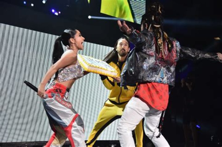 Becky G Brings the Hype and is “Honored” to Perform at 2018 iHeartFiesta Latina (Exclusive) – Celeb Secrets