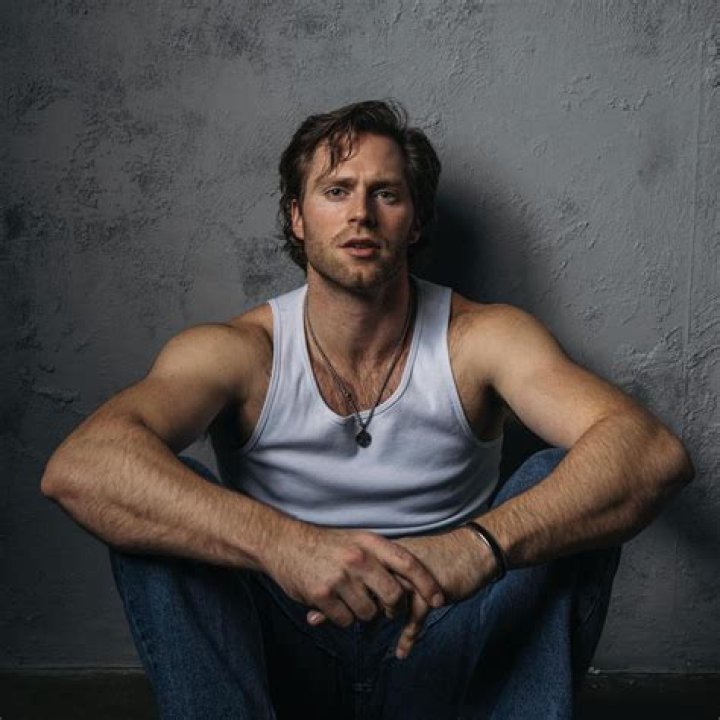 Calahan Skogman – Celeb Secrets