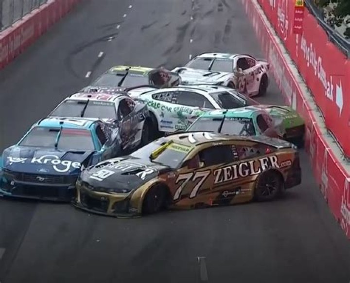 Carson Hocevar Height, Weight, Age, Girlfriend, Family