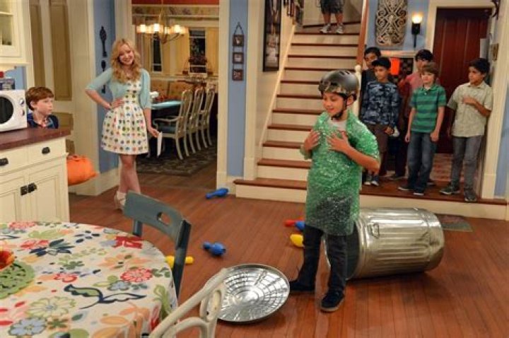 CARTER HASTINGS, DOVE CAMERON – Celeb Secrets