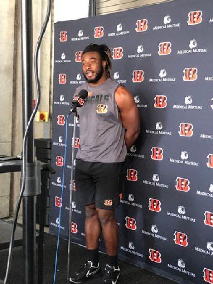 Darius Hodge Bio, Age, Height, NFL Draft, Stats, Net Worth, Salary, Comtract, & Girlfriend