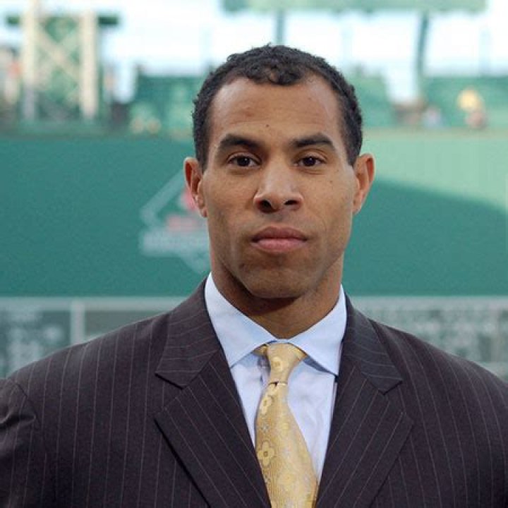 Sportsnet. sportscaster David Amber Biography, Salary, Net Worth, Career, Relationship, Affair, Facts