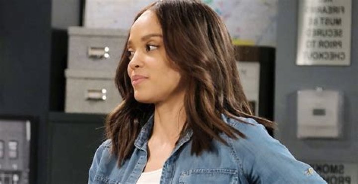 Holly Wakes Up, Everett In The Hot Seat, Lani Comes Home