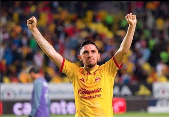 Diego Valdes Contreras, Bio, Salary, net worth, married, children, affair, career