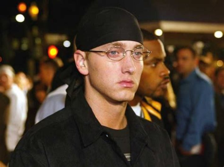 Does Eminem Wear Glasses?