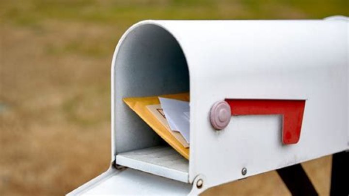 See a Dryer Sheet in Your Mailbox? Don't Touch It, USPS Workers Warn