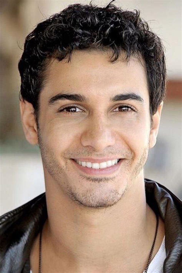 Elyes Gabel Height, Weight, Age, Girlfriend, Family, Facts, Biography
