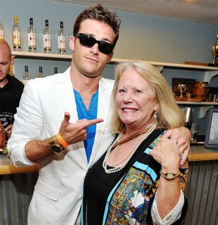 Flight Attendant Jacelyn Reeves wiki, Bio, Age