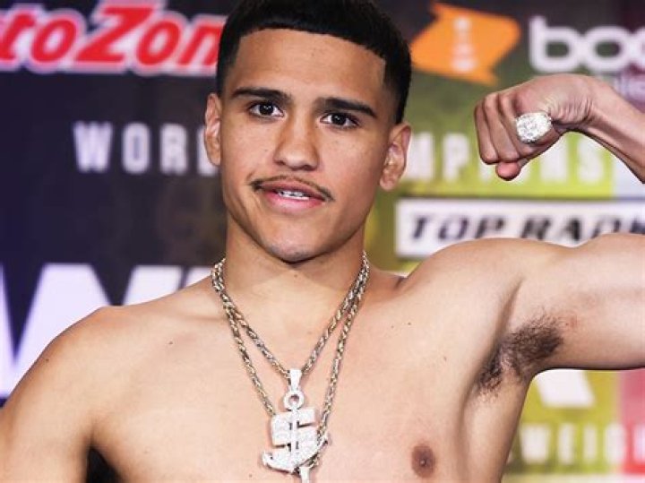 Pro- Boxer Gabe Flores Jr Earnings and Net worth (Bio, Next Fight, Family, Affair, Girlfriend, Stats)
