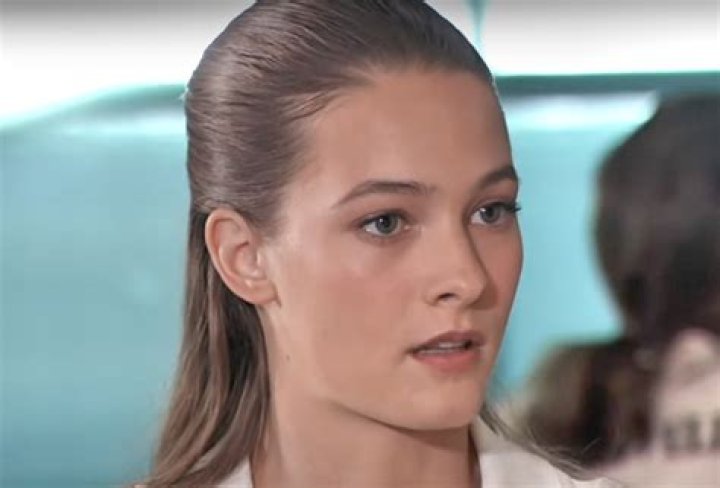 Joss’ Mudslinging Has Left Esme Doubting Her Ability to Evolve