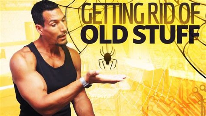 30 Surprising Things You Should Never Put in the Garbage