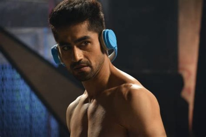 Harshad Chopda Height, Weight, Age, Girlfriend, Family, Facts, Biography