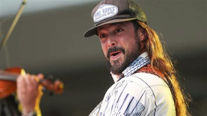 Hire Ian Munsick for a Corporate Event or Performance Booking.