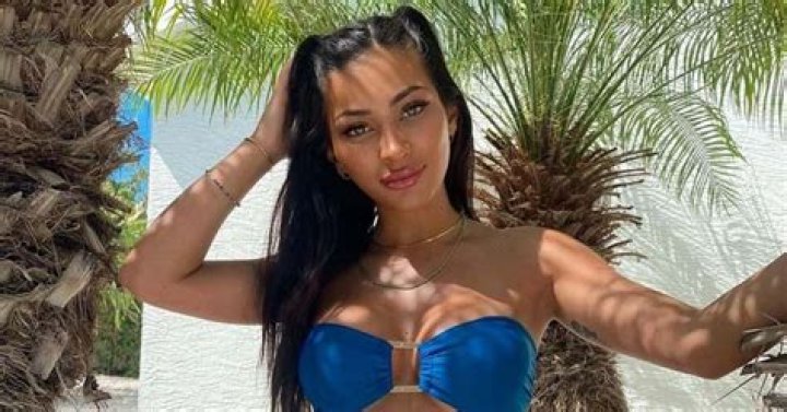 Reddit Users Wonder About Her Age, Height, Instagram, And Zodiac Sign!