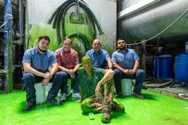 Inside Out With Paul Mecurio: Mike Rowe – “Dirty Jobs”