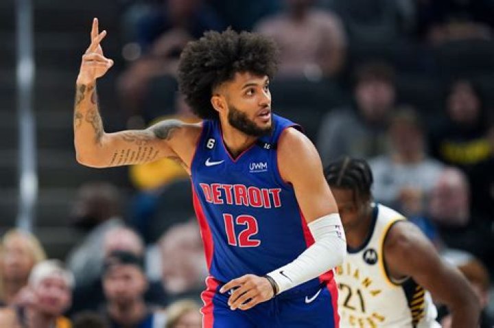 Michigan's Isaiah Livers NBA Draft and Stats (Parents, Family , Siblings, Paycheck, Girlfriend)