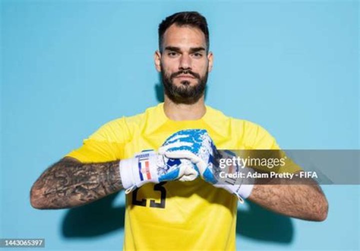 Ivica Ivusic's Wife Sara and child