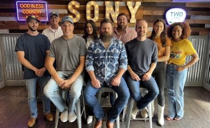 Jamie Davis Signs With Sony Music Publishing Nashville