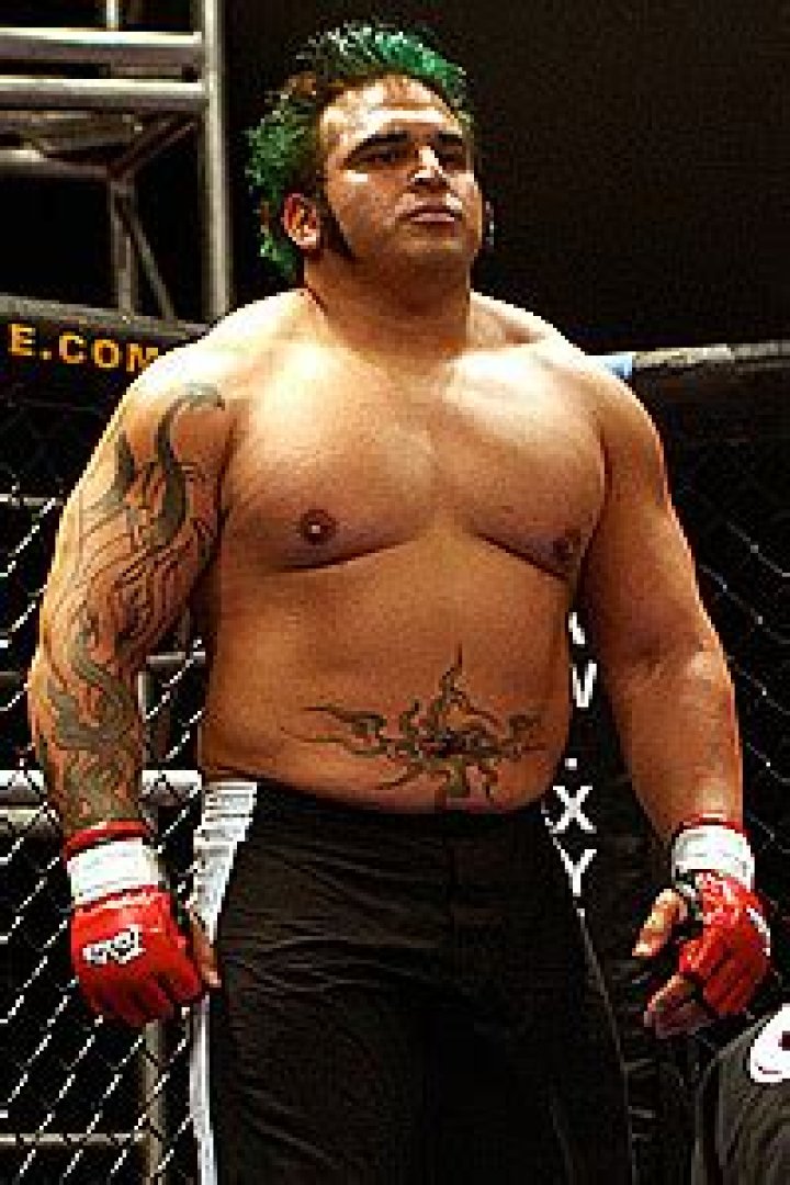 Jimmy Ambriz Biography- Salary, Net worth, Married, Relationship, Affair, Girlfriend, Career, Age, Height, Weight, Nationality