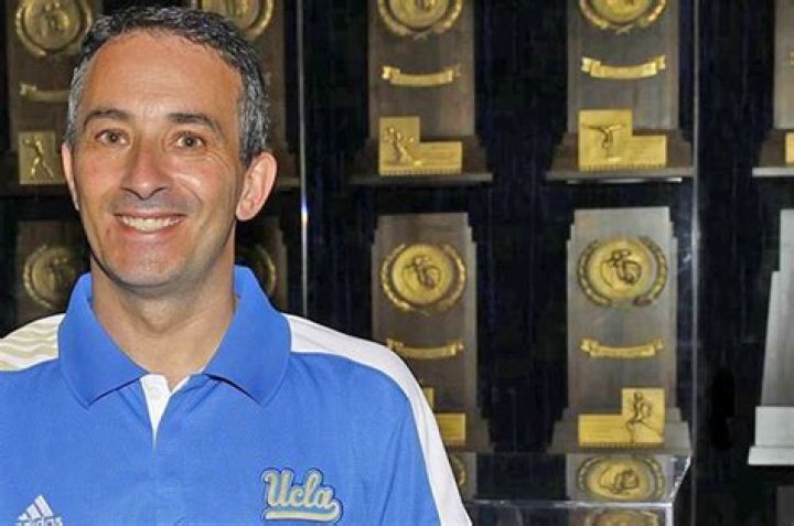 Play by play announcer Josh Lewin Biography- salary, net worth, married, relationship, affair, dating, children, career, wife, age