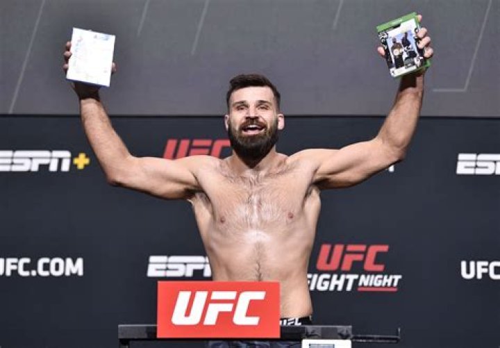 Julian Marquez UFC and MMA Career, Earnings, Age, Family, Girlfriend, Stats