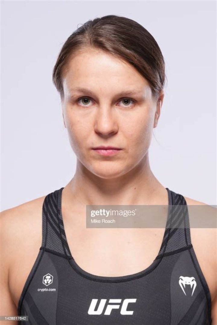 UFC Fighter Julija Stoliarenko Biography (Age, Affair, Salary, Net worth, Family, MMA Career)