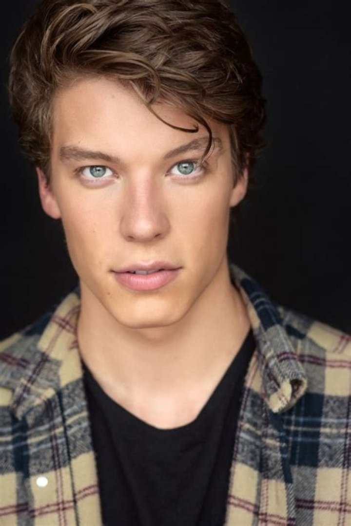 Justin Derickson – Celeb Secrets