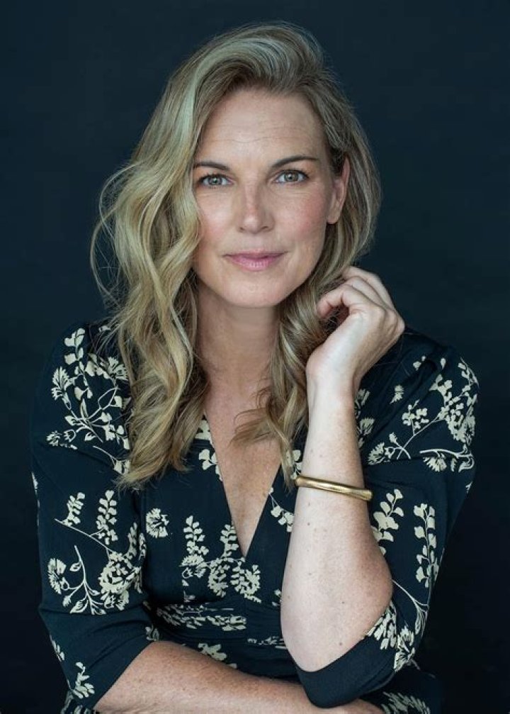 Kate Drummond | Authority Phydra Actress, Utopia Falls Hulu Cast, Married, Husband, Net Worth, Family, Age, Nell Verlaque, Meghan Heffern, Flower Shop Mysteries Cast, Brooke Shields, Celeste Desjardins