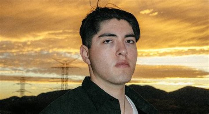 Hire Kevin Kaarl for a Corporate Event or Performance Booking.