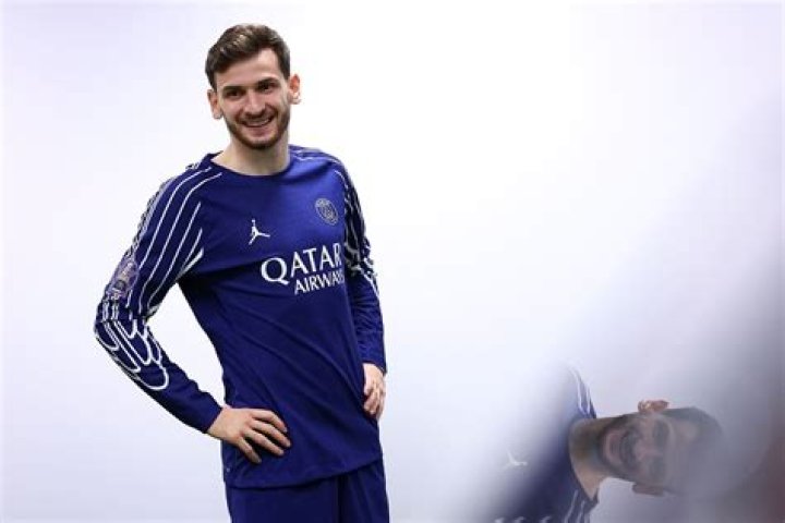 Histoire de l'enfance de Khvicha Kvaratskhelia et faits biographiques inchangés