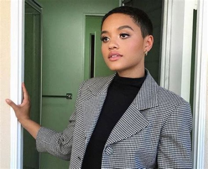 Kiersey Clemons To Star In Off-Broadway’s “Fruit Triology” – Celeb Secrets
