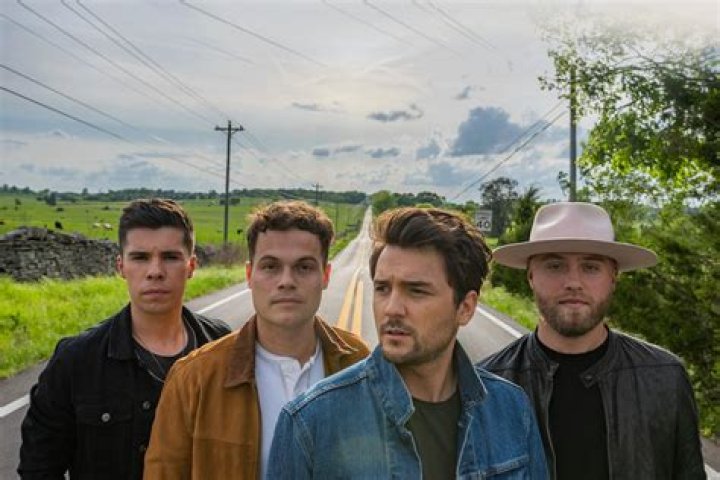 King Calaway Dish on Working with Zac Brown for New Single “When I Get Home” (Exclusive) – Celeb Secrets