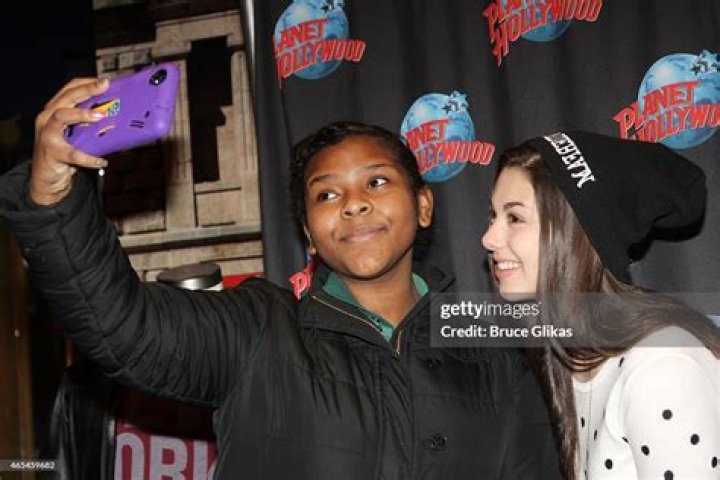 Kira Kosarin Visits Planet Hollywood Times Square – Celeb Secrets