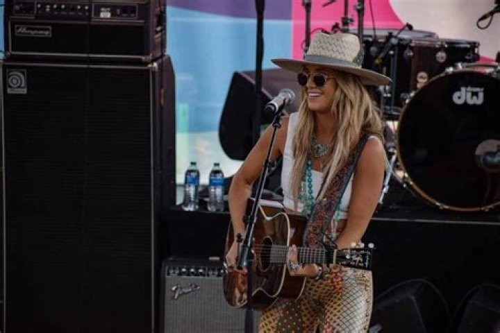 Hire Lainey Wilson for a Corporate Event or Performance Booking.