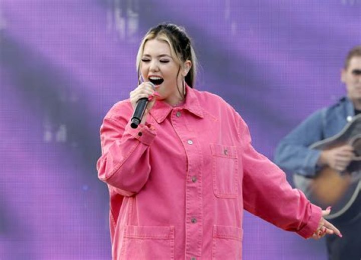 Lauren Spencer-Smith Proves Being Raw and Vulnerable Leads to Huge Success – Celeb Secrets