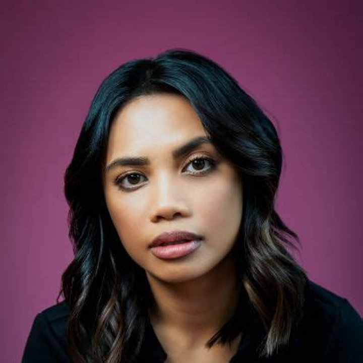 Louriza Tronco – Celeb Secrets