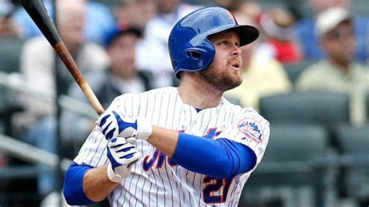 The famous American baseman, Lucas Duda has a net worth over $10 millio