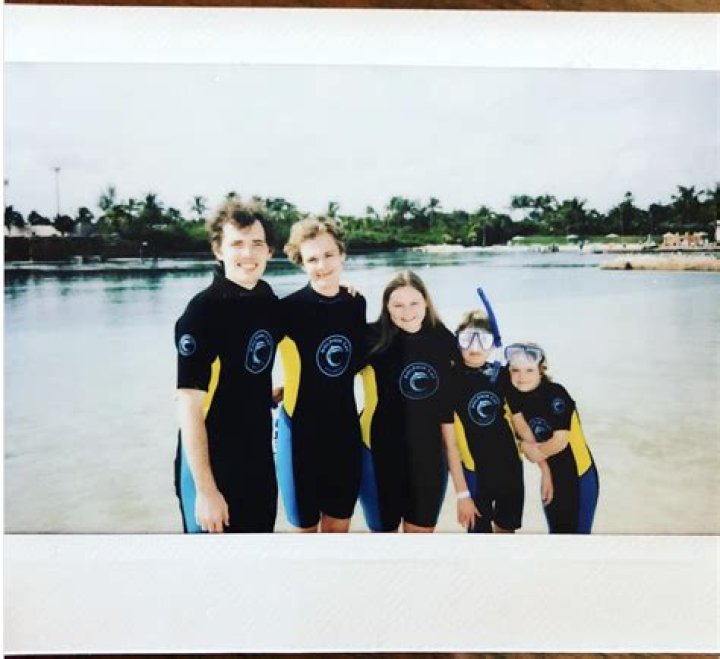 Maura West Shares A Family Photo From Bahamas Vacation