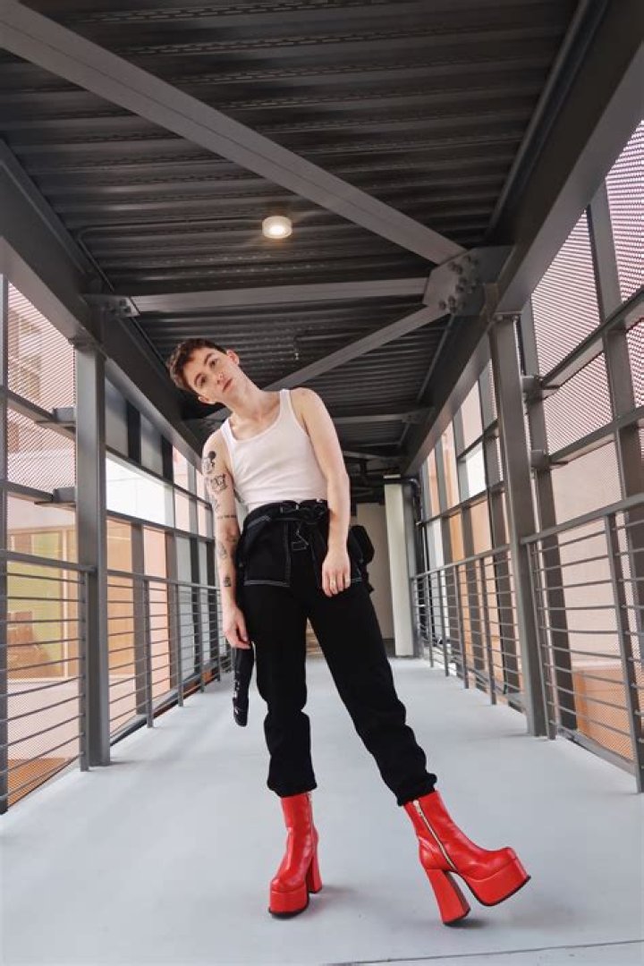 Miles McKenna Shows Fans How to Be Their Authentic Self with New Book – Celeb Secrets