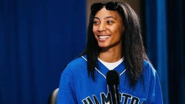 Where Is Mo'ne Davis Now? Her Age, Biography, Facts, Basketball Stats, Story, Parents, Net Worth, Instagram