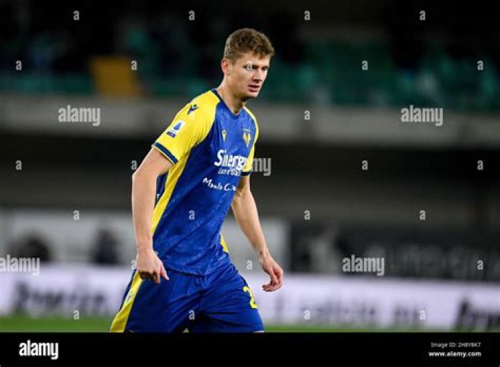 Pawel Dawidowicz's Salary, Net Worth, Girlfriend, Wiki, Stats, Parents, Career, Transfers, Market Value, Instagram