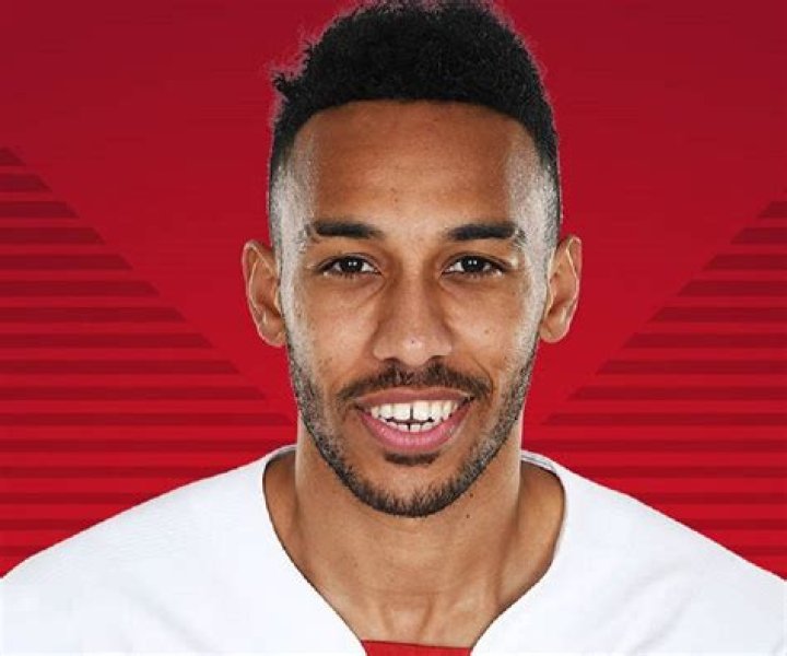 Pierre-Emerick Aubameyang Height, Weight, Age, Spouse, Family, Facts