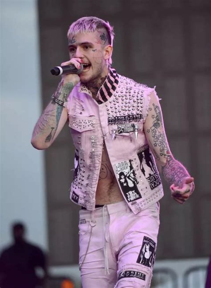 Rapper Lil Peep Dies On Tour Of An Apparent Overdose