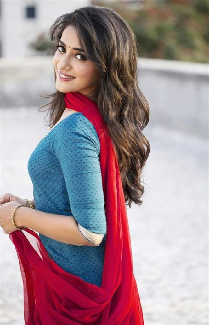 Ritooja Shinde Height, Weight, Age, Boyfriend, Family