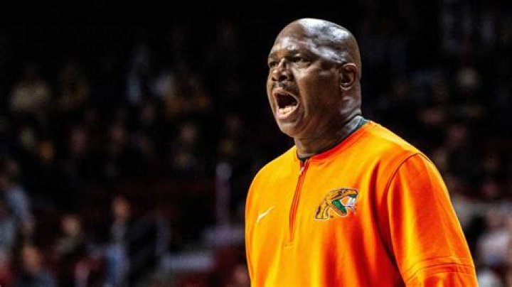Florida A&M Head coach Robert McCullum Net worth and Salary (Wife, Family, Age, Children, Stats)