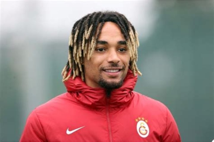 Cameroonian footballer, Sacha Boey's Net Worth, Salary, Professional Career, Stats, Bio, Wiki, Family, Age