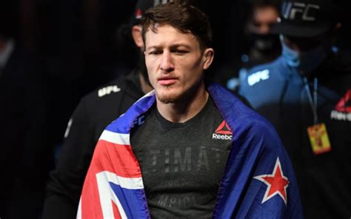 Shane Young UFC and MMA Stats, Earnings, Net worth, Family, Next Fight, Career, Affair, Wife